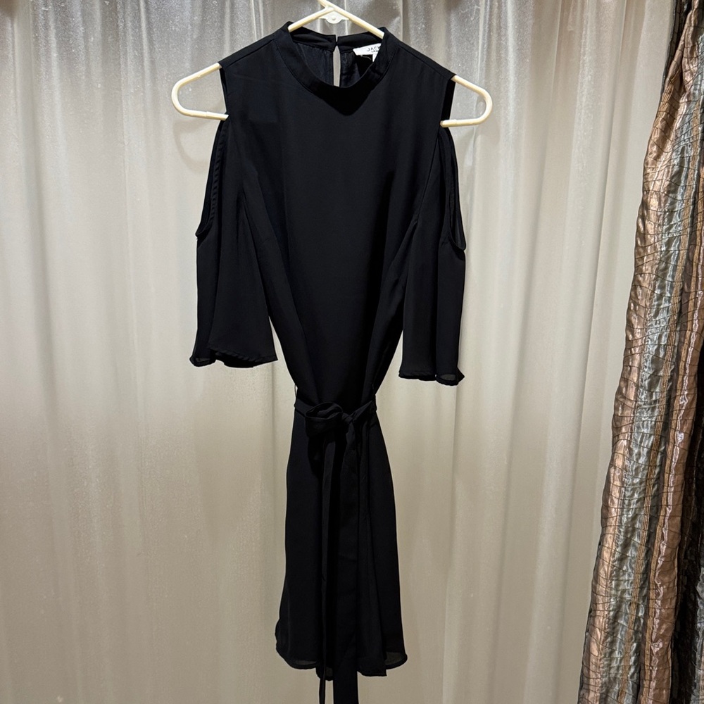 BB‎ Dakota Black Cold Shoulder Dress, size S